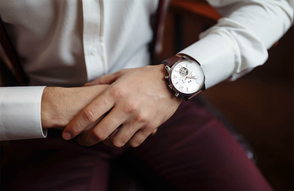 How to choose the right watch for your attire?